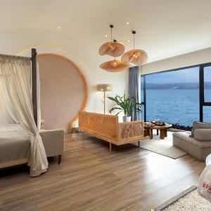Studio with Spa Bath