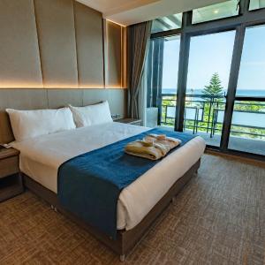 Double Room with Balcony and Sea View
