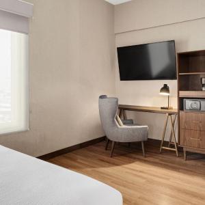 Superior Junior Suite, 1 Bedroom Suite, 1 Queen(s), Sofa bed