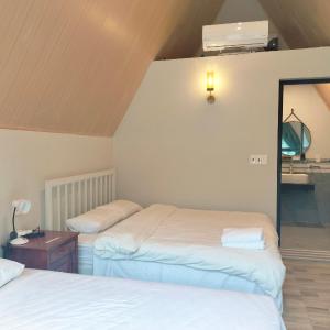 Bungalow - Water Front 