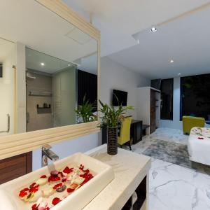 Luxury Honeymoon suite