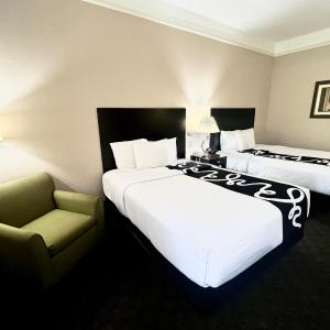 Deluxe Queen Room with Two Queen Beds