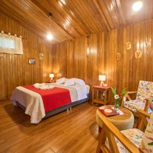 Bungalow with Garden View