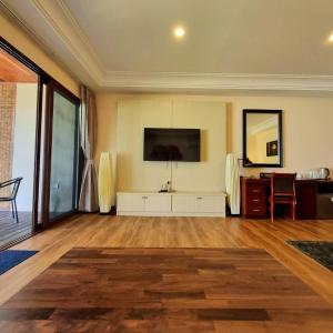Luxury Beachfront Suite