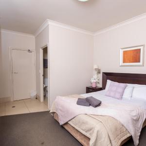 Cozy Queen Room