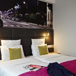 Standard Queen Room