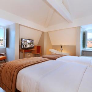 Premium Double or Twin Room with River and Castle View