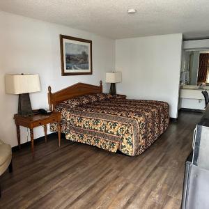 Single Room with Private Bathroom
