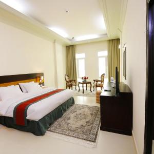 Deluxe King Room