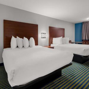 Queen Room with Two Queen Beds - Non-Smoking