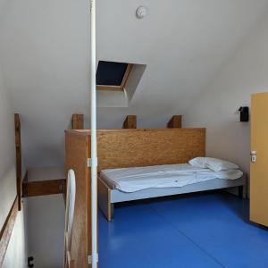 5-Bed Room with Shower