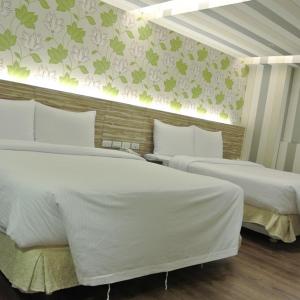 Standard Queen Room with Two Queen Beds