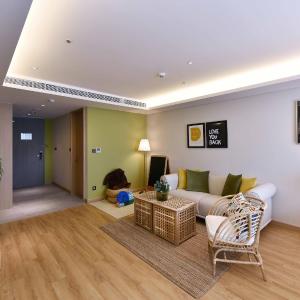 Theme Double Room B