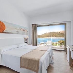 Double or Twin Room with Sea View