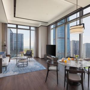 Two-Bedroom Apartment with Two King Beds