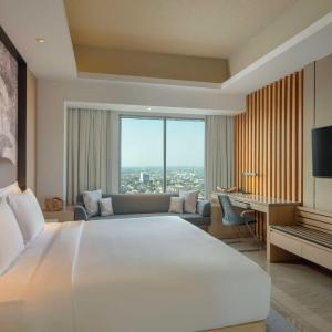 Deluxe King Room with Bath Tub and City View