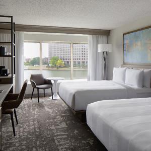 Queen Room with Two Queen Beds - Lake View