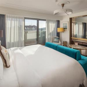 King Room with Balcony - City View 