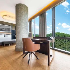 Junior Suite with City and Forest View - Free Lounge Access