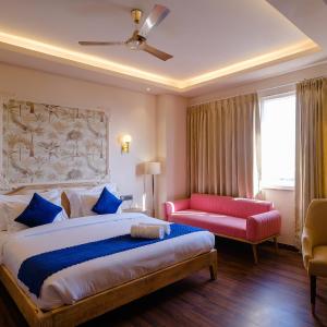 Suite with Lake View