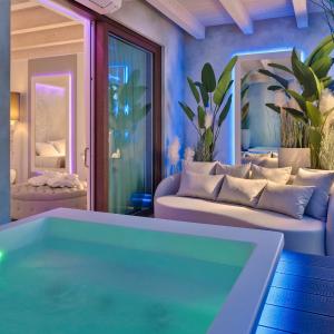 Suite with Spa Bath