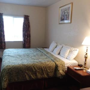 King Room - Non-Smoking