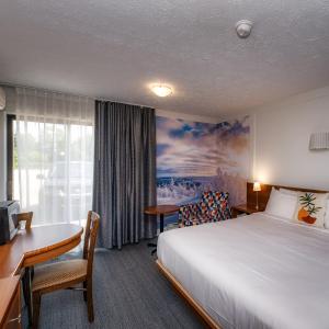 King Room - Non-Smoking/Accessible