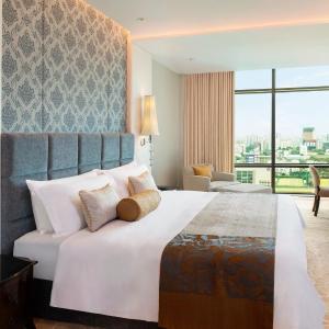 St. Regis Suite 1 Bedroom Suite, Golf course view, High floor