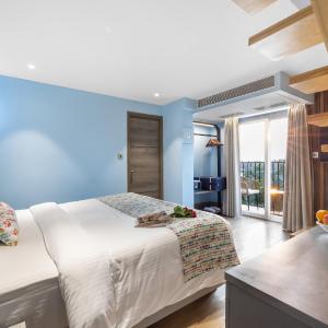 Sky Villa: INR 500 Food Credit per stay once at Terra