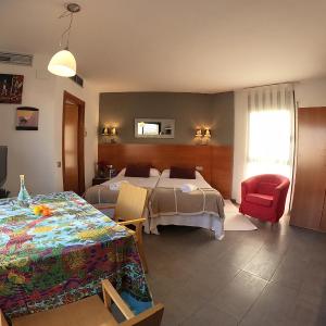 One-Bedroom Apartment with Terrace