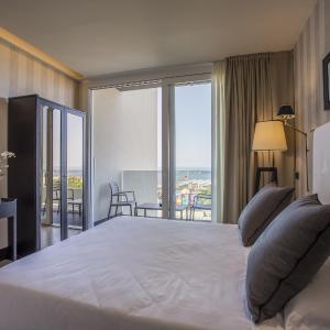 Double Room for Single Use