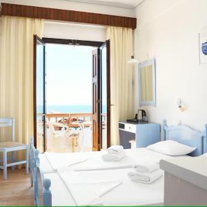 Double or Twin Room with Sea View