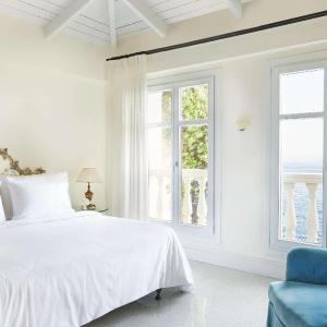 2 Bedroom Roc Villa Private Pool Waterfront Sea Deck