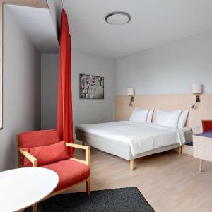 Family Room with One King Bed and Sofa Bed