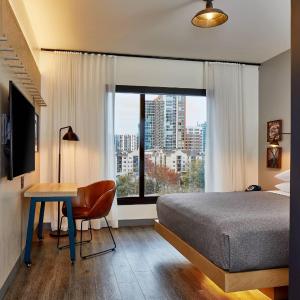 King Room - Hearing Accessible