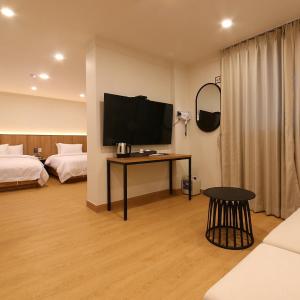 Large Twin Room