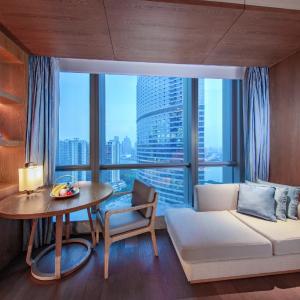 Premier King Room with City View
