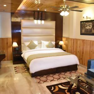 Deluxe Double Room with Terrace