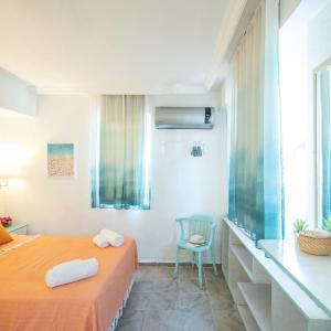 Design Room with Balcony