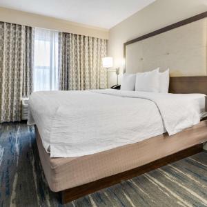 Queen Room with Bath Tub - Disability Access/Non-Smoking 