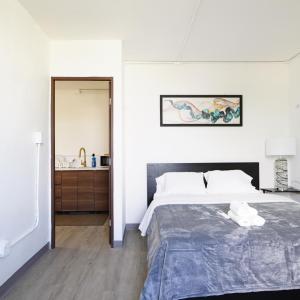 Caribbean Stars Queen bedroom #9