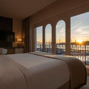 Deluxe Double Room with Lake View