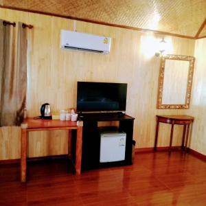 Superior Beach Front Bungalow