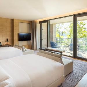 Deluxe Queen Room with Two Queen Beds