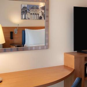 Standard Double Room with Comfort Sofa Bed and Courtyard View