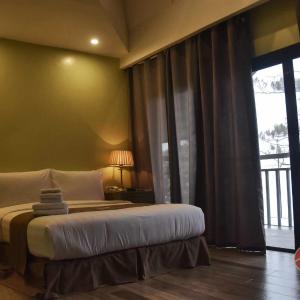 Queen Room with Balcony