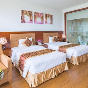 Superior Twin Room with City View
