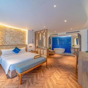 Executive Suite with Balcony