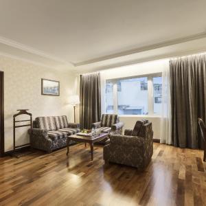Governor Suite King