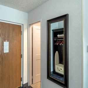 King Room - Non-Smoking